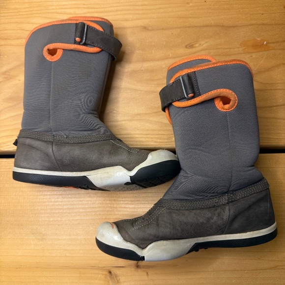 Plae Thandi waterproof boots little kid size 10 - Picture 3 of 13